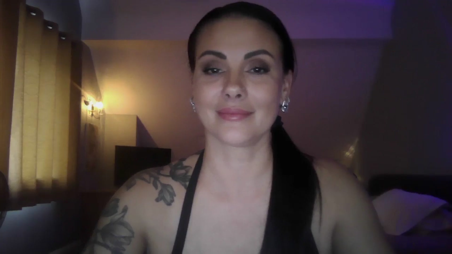 Gallery image thumbnail from FitBaby's myfreecams stream on, 11/19/2024, 14:08 image 10 of 20