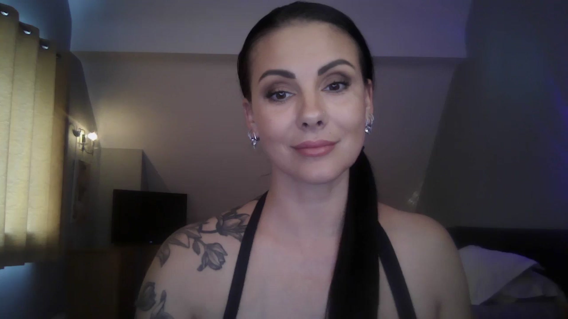 Gallery image thumbnail from FitBaby's myfreecams stream on, 11/19/2024, 14:08 image 2 of 20