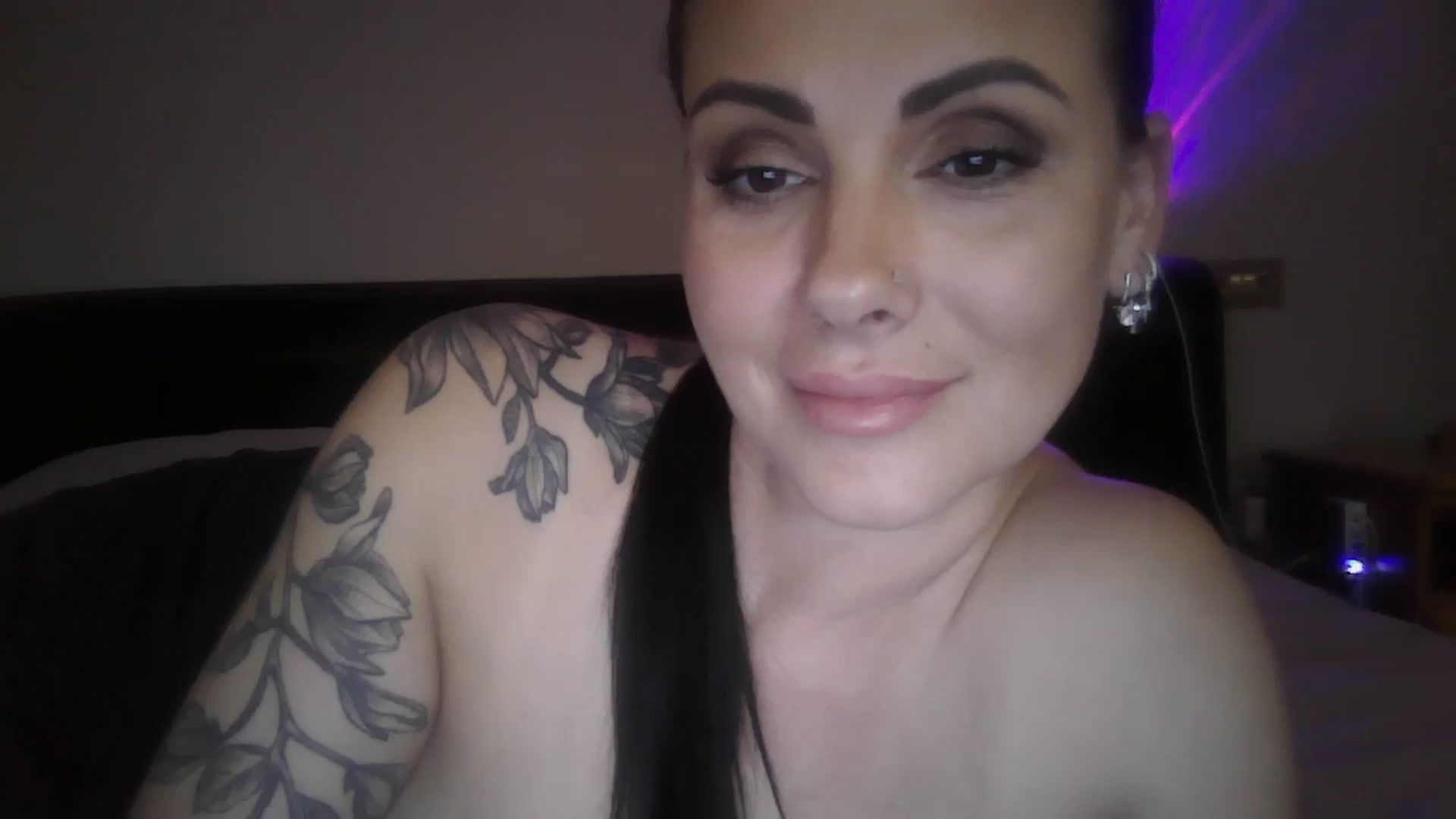Gallery image thumbnail from FitBaby's myfreecams stream on, 11/19/2024, 15:05 image 19 of 20