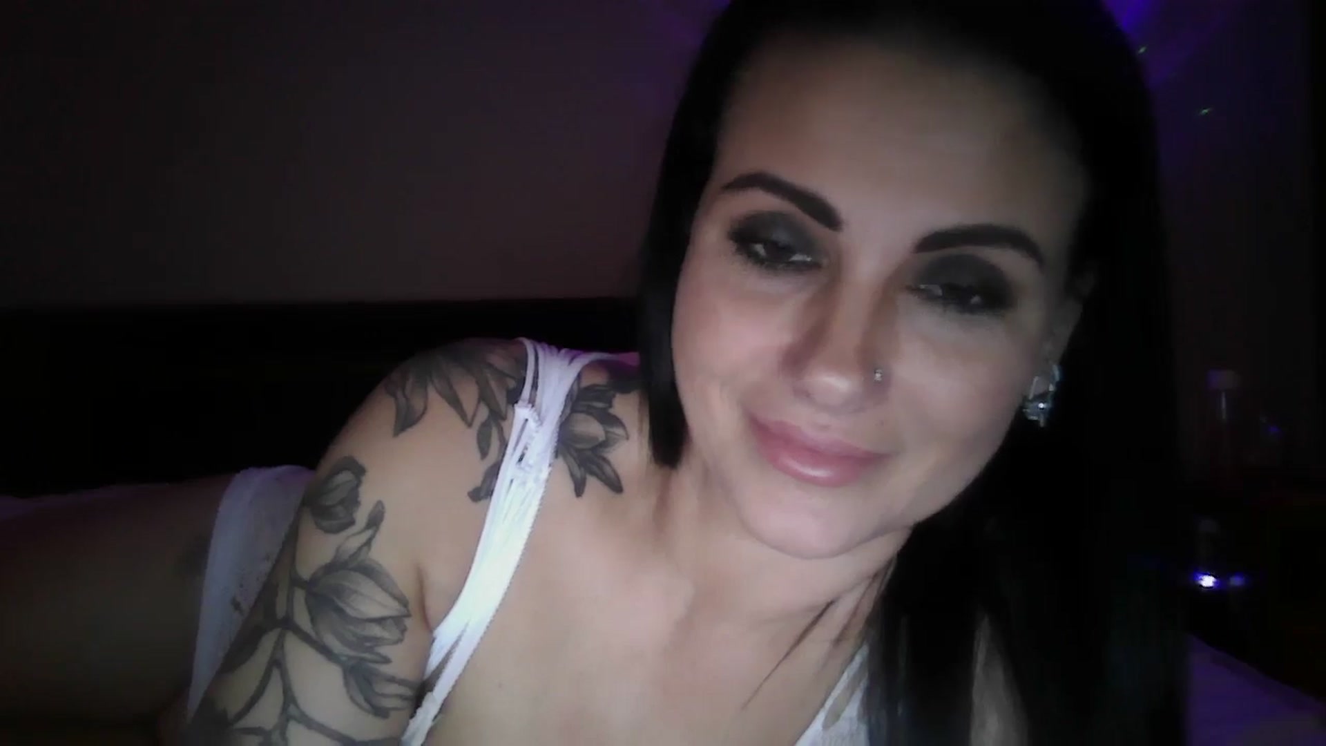 Gallery image thumbnail from FitBaby's myfreecams stream on, 12/04/2024, 17:25 image 17 of 20
