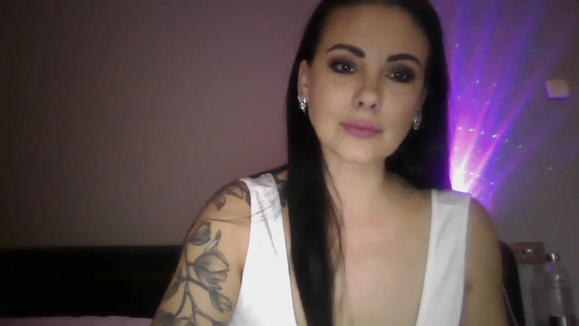 Gallery image thumbnail from FitBaby's myfreecams stream on, 12/18/2024, 15:07 image 2 of 20