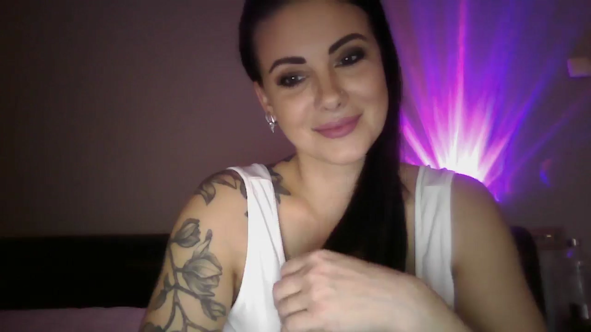 Gallery image thumbnail from FitBaby's myfreecams stream on, 12/18/2024, 15:07 image 20 of 20