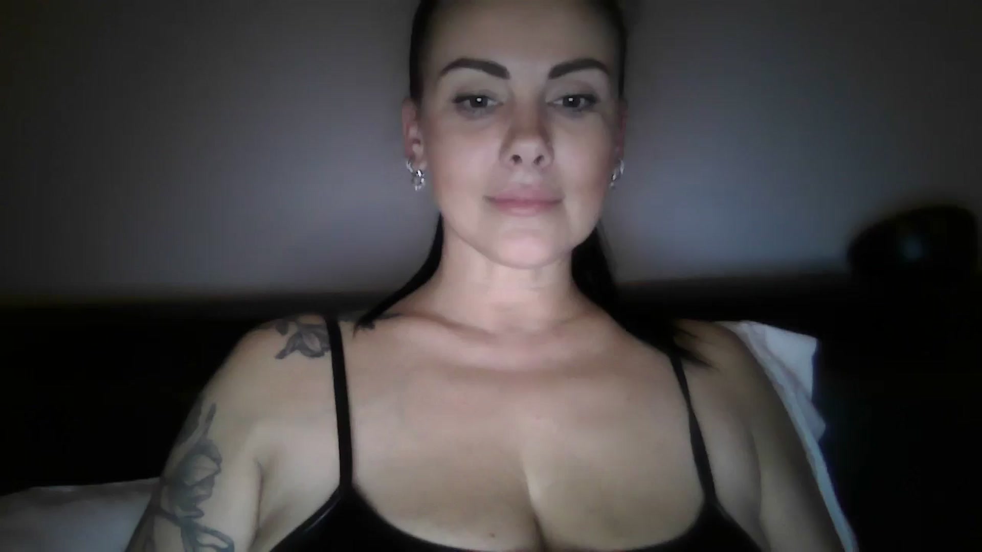 Gallery image thumbnail from FitBaby's myfreecams stream on, 01/24/2025, 16:50 image 8 of 20