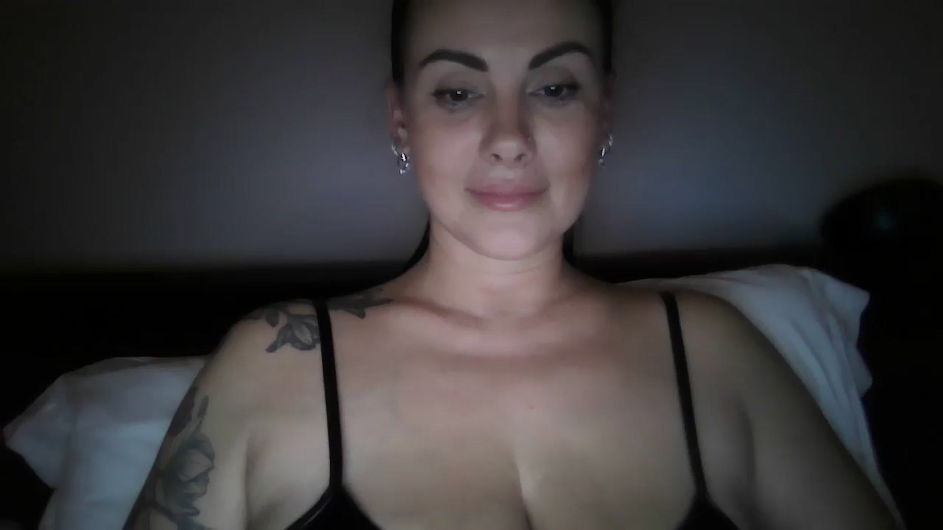 Gallery image thumbnail from FitBaby's myfreecams stream on, 01/24/2025, 16:50 image 10 of 20
