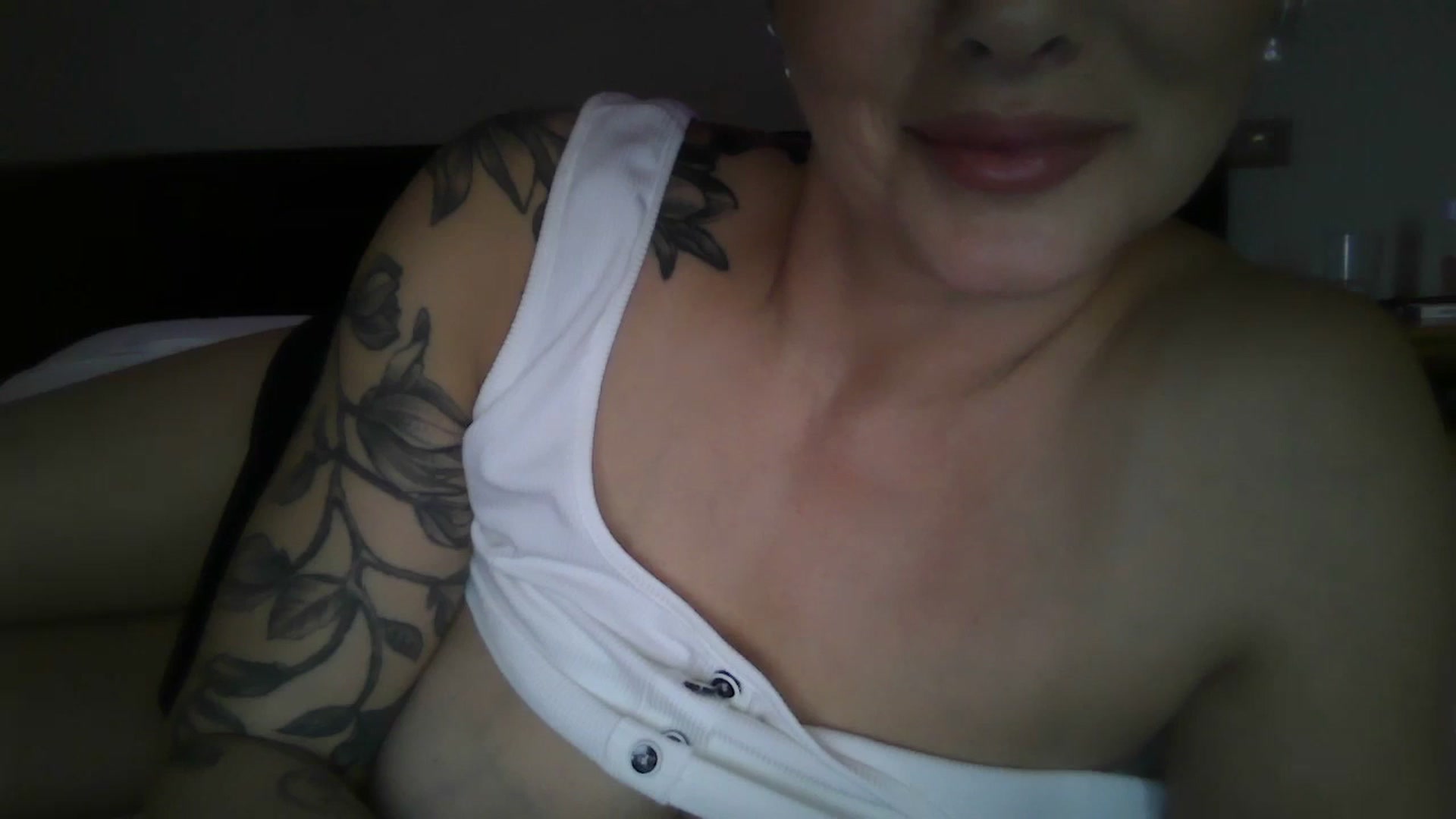 Gallery image thumbnail from FitBaby's myfreecams stream on, 01/31/2025, 14:26 image 16 of 20