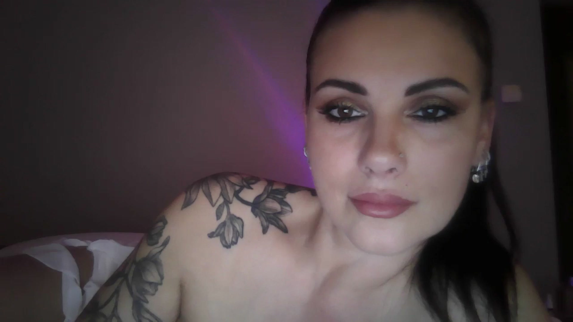 Gallery image thumbnail from FitBaby's myfreecams stream on, 03/06/2025, 15:52 image 1 of 20