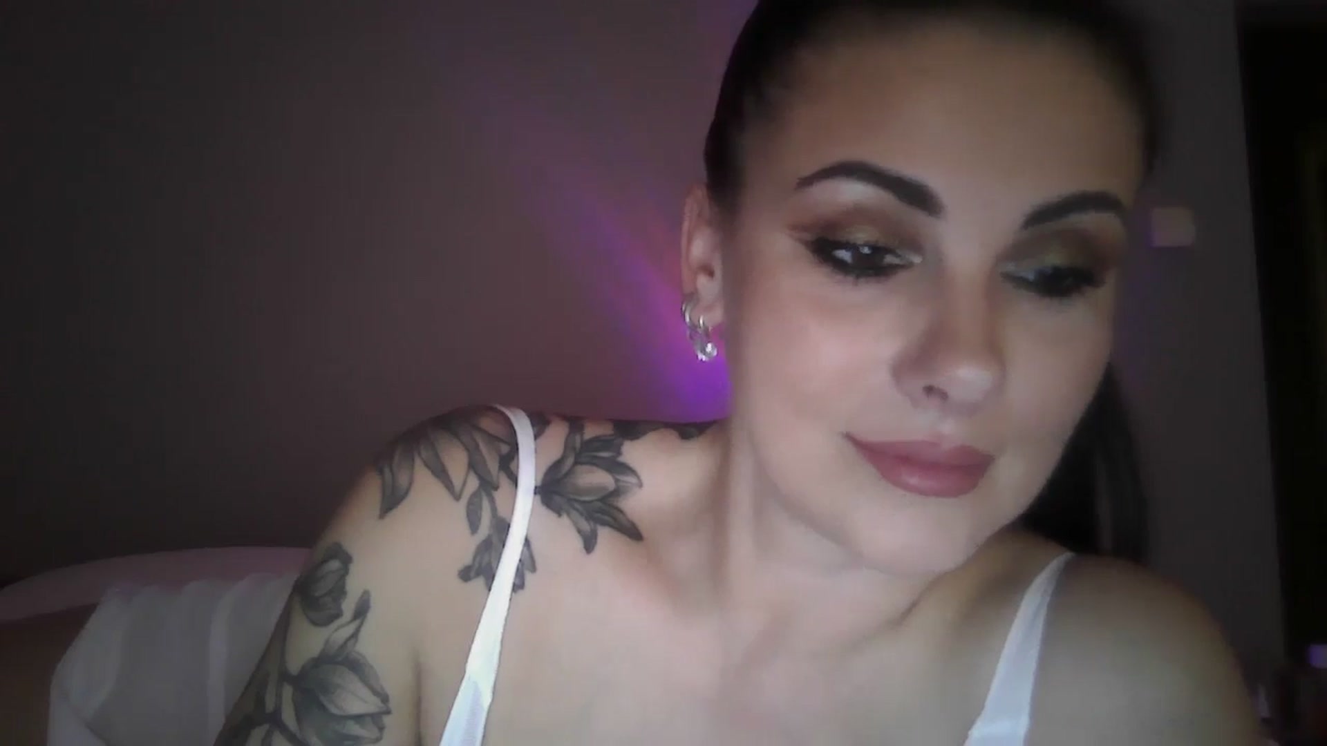 Gallery image thumbnail from FitBaby's myfreecams stream on, 03/06/2025, 15:52 image 3 of 20