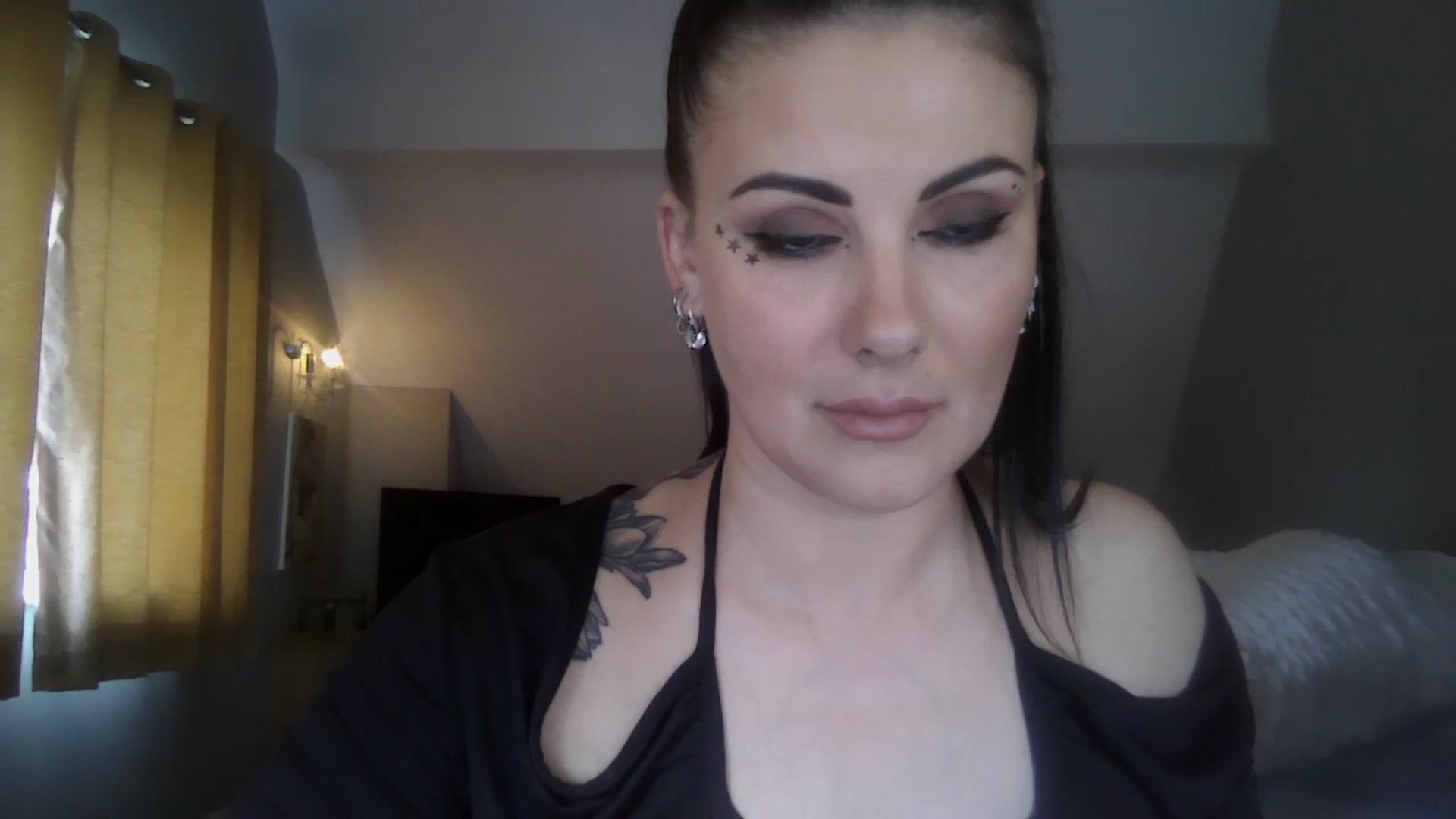 Gallery image thumbnail from FitBaby's myfreecams stream on, 03/12/2025, 15:15 image 4 of 20