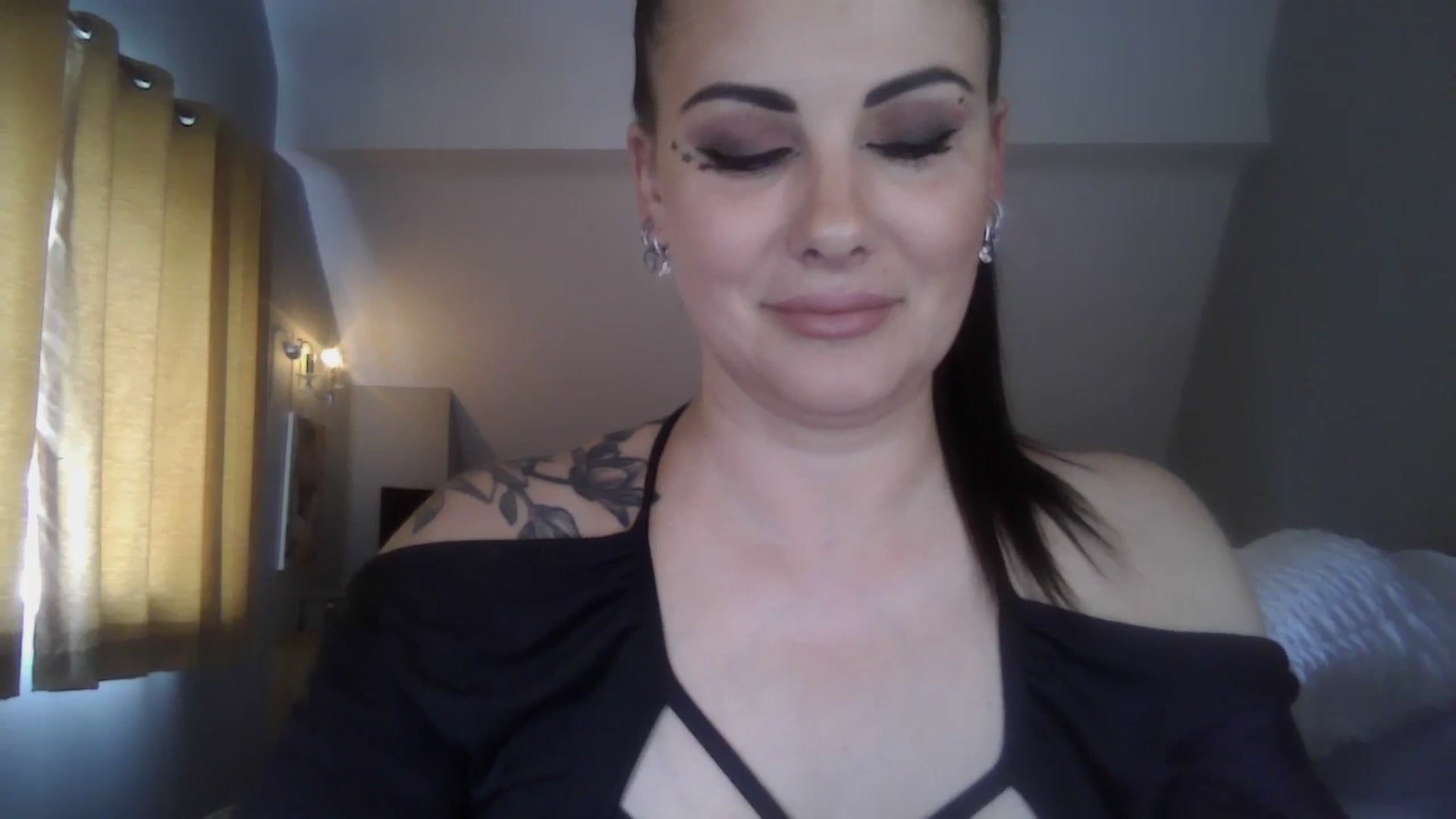 Gallery image thumbnail from FitBaby's myfreecams stream on, 03/12/2025, 15:15 image 14 of 20