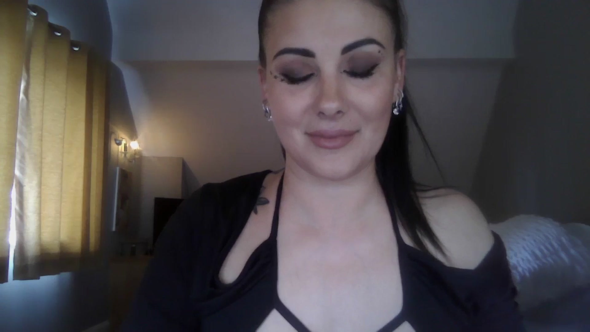 Gallery image thumbnail from FitBaby's myfreecams stream on, 03/12/2025, 15:15 image 12 of 20