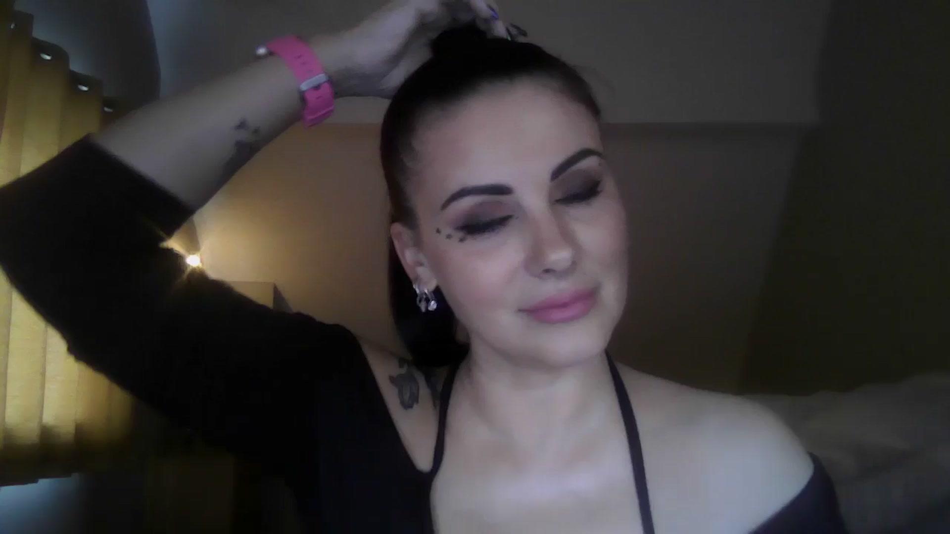 Gallery image thumbnail from FitBaby's myfreecams stream on, 03/12/2025, 18:07 image 1 of 20