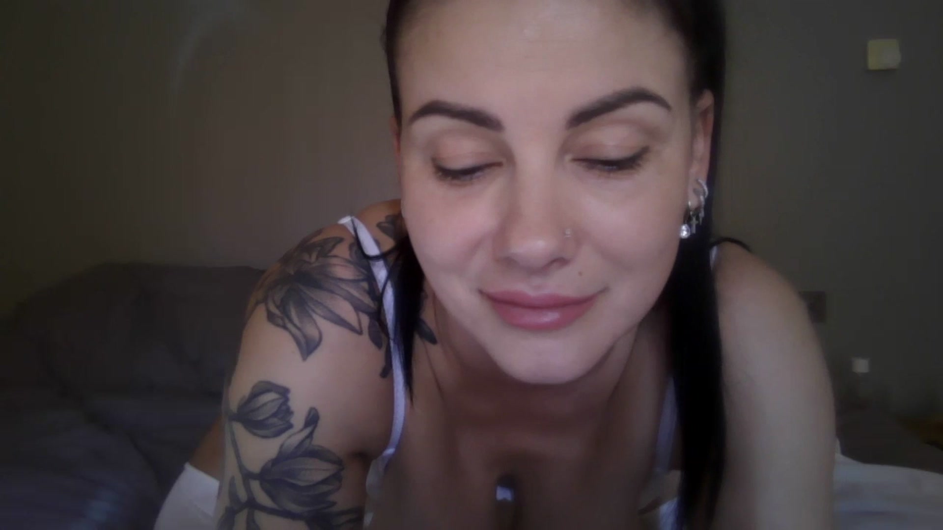Gallery image thumbnail from FitBaby's myfreecams stream on, 03/24/2025, 15:50 image 15 of 20