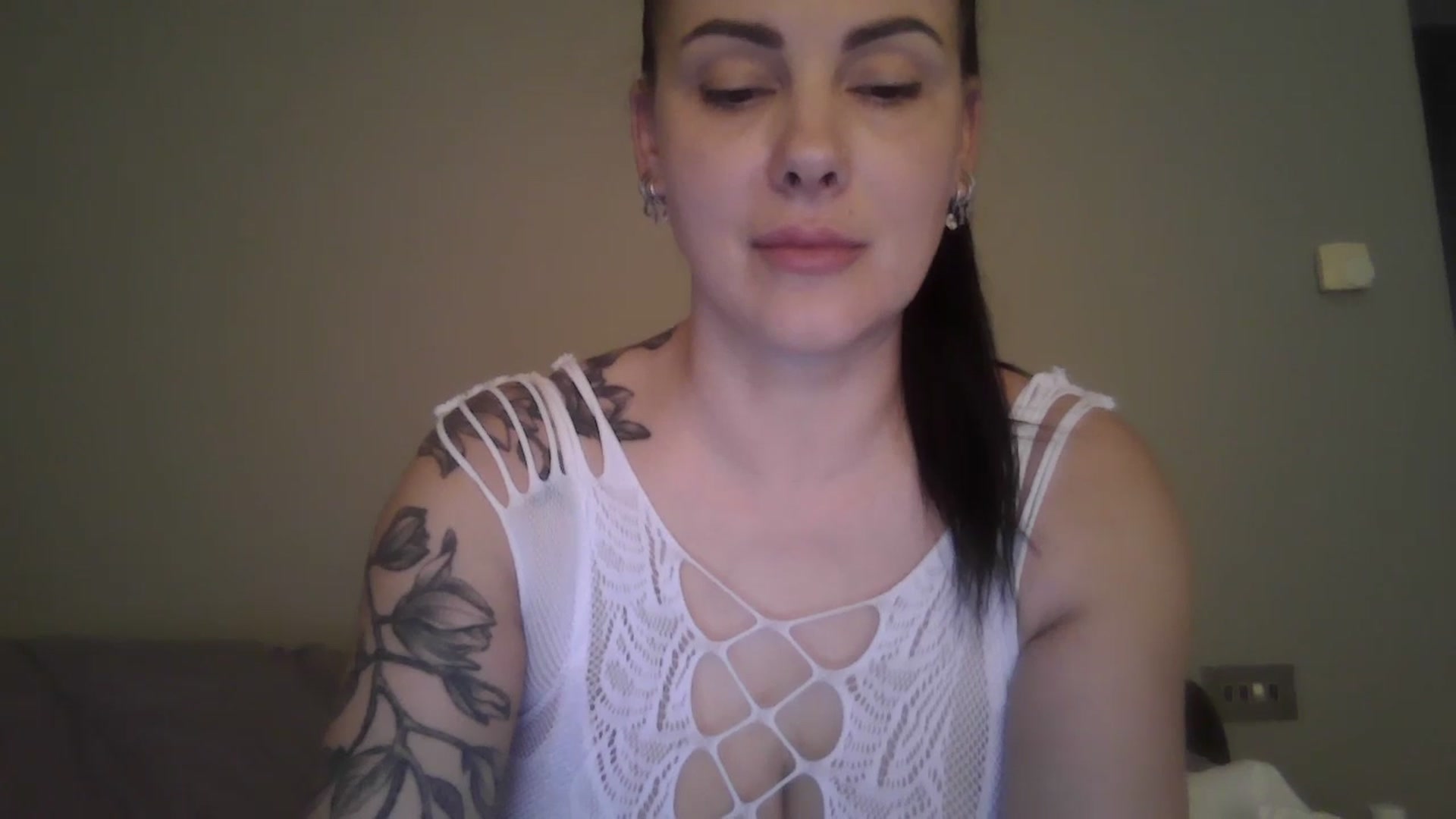 Gallery image thumbnail from FitBaby's myfreecams stream on, 03/24/2025, 16:49 image 20 of 20