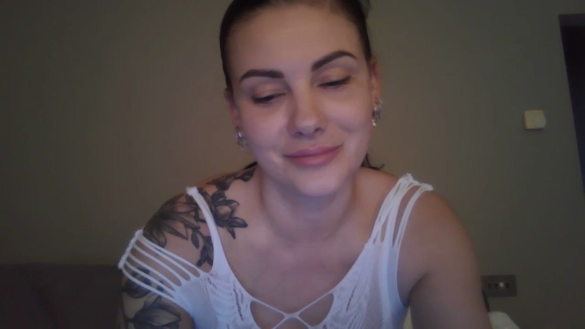 Gallery image thumbnail from FitBaby's myfreecams stream on, 03/24/2025, 16:49 image 14 of 20
