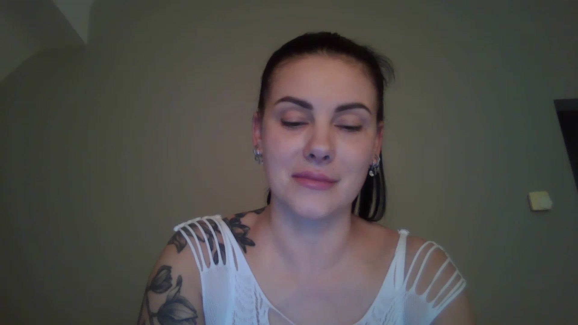 Gallery image thumbnail from FitBaby's myfreecams stream on, 03/24/2025, 16:49 image 7 of 20
