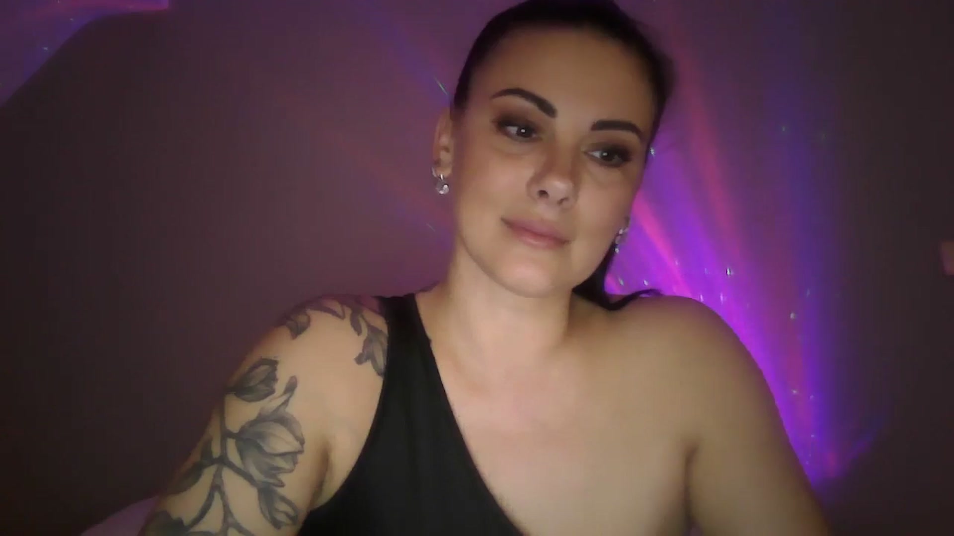 Gallery image thumbnail from FitBaby's myfreecams stream on, 03/25/2025, 16:25 image 11 of 20