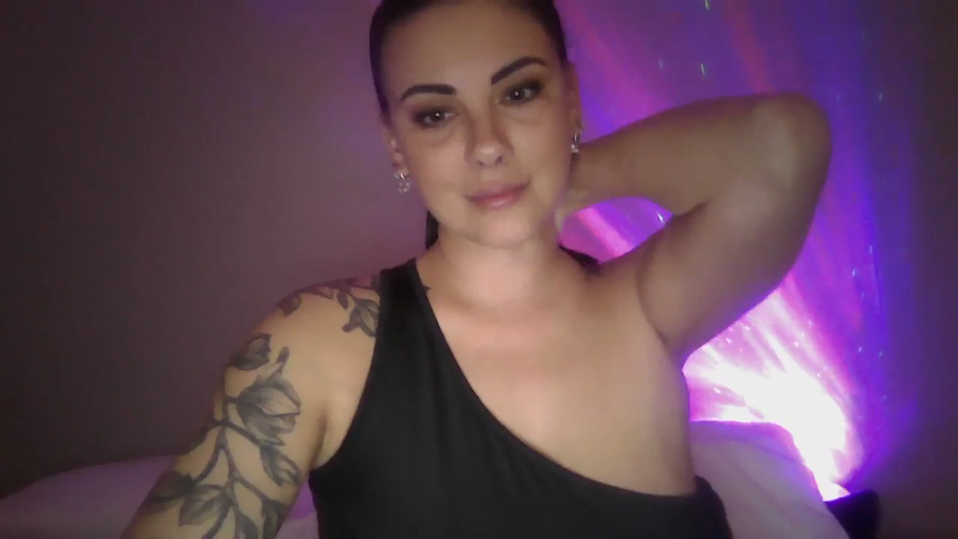 Gallery image thumbnail from FitBaby's myfreecams stream on, 03/25/2025, 16:25 image 19 of 20