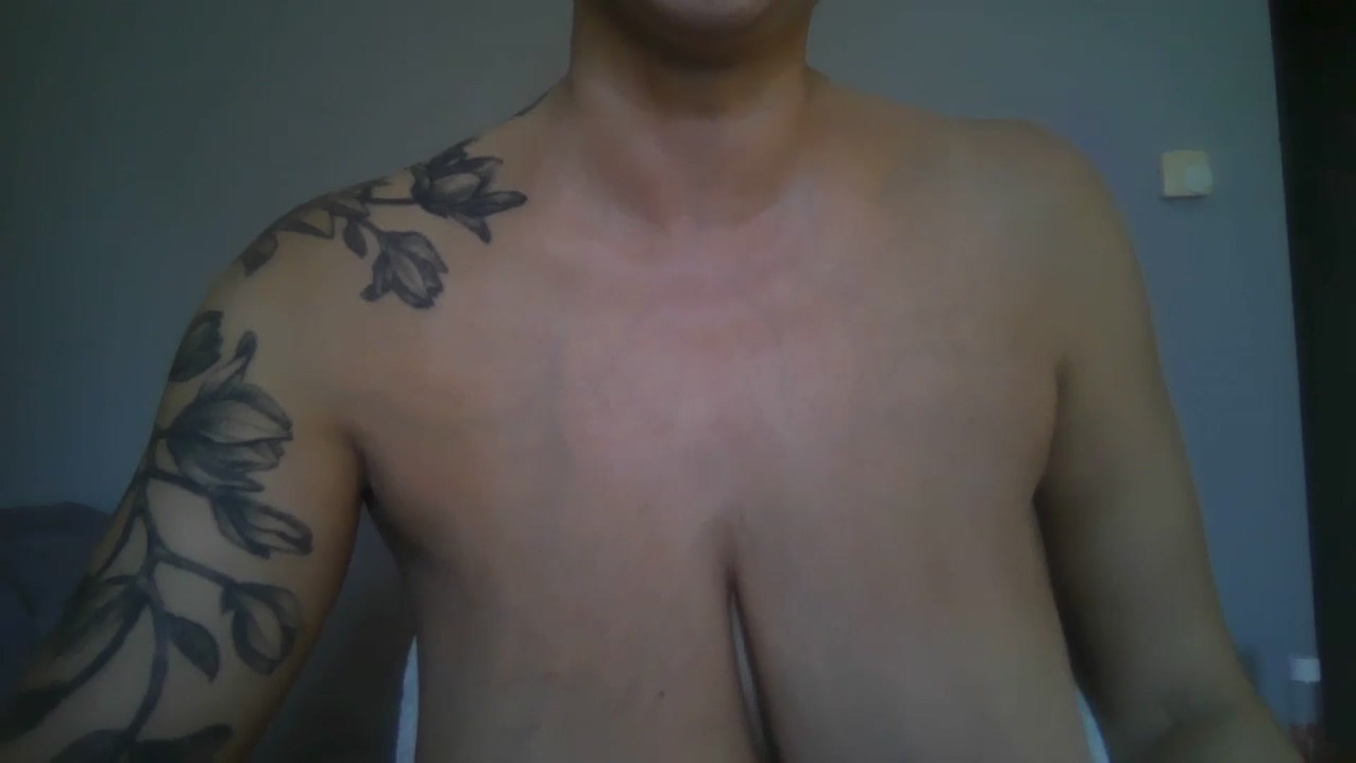Gallery image thumbnail from FitBaby's myfreecams stream on, 04/02/2025, 16:03 image 2 of 20