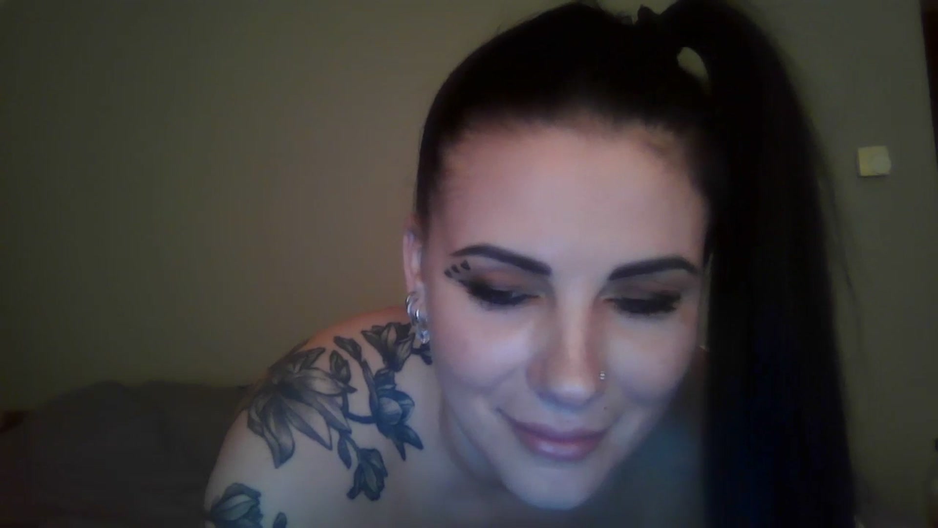 Gallery image thumbnail from FitBaby's myfreecams stream on, 04/02/2025, 17:38 image 19 of 20
