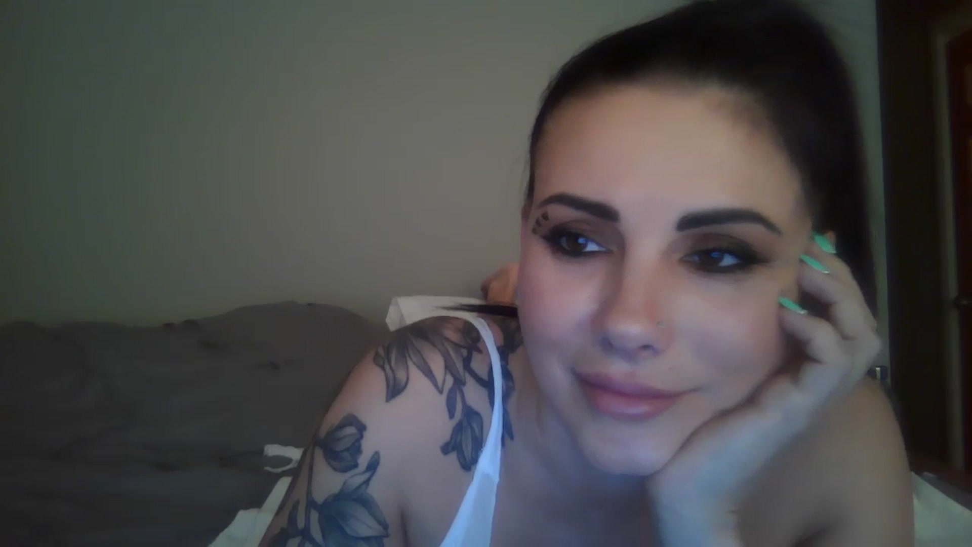 Gallery image thumbnail from FitBaby's myfreecams stream on, 04/02/2025, 17:38 image 7 of 20