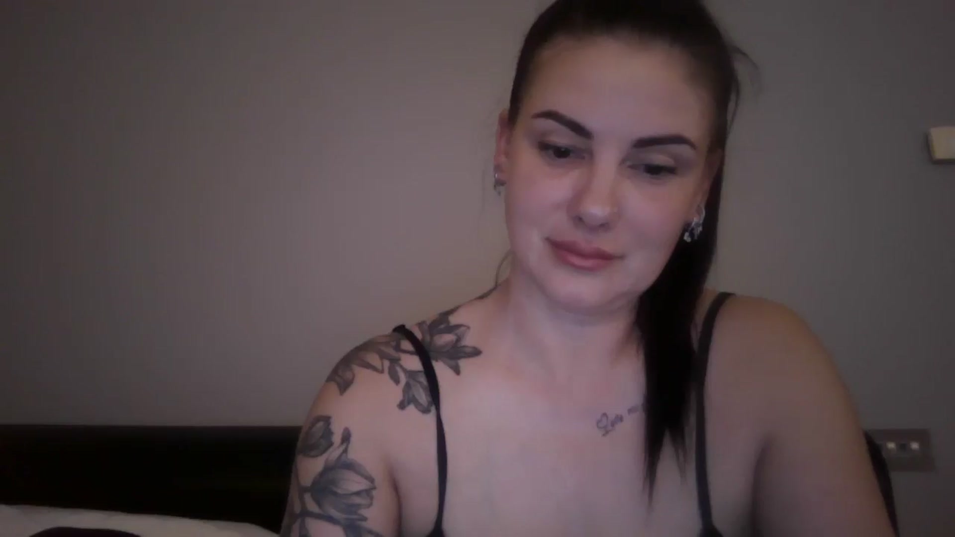 Gallery image thumbnail from FitBaby's myfreecams stream on, 05/15/2025, 14:45 image 11 of 20