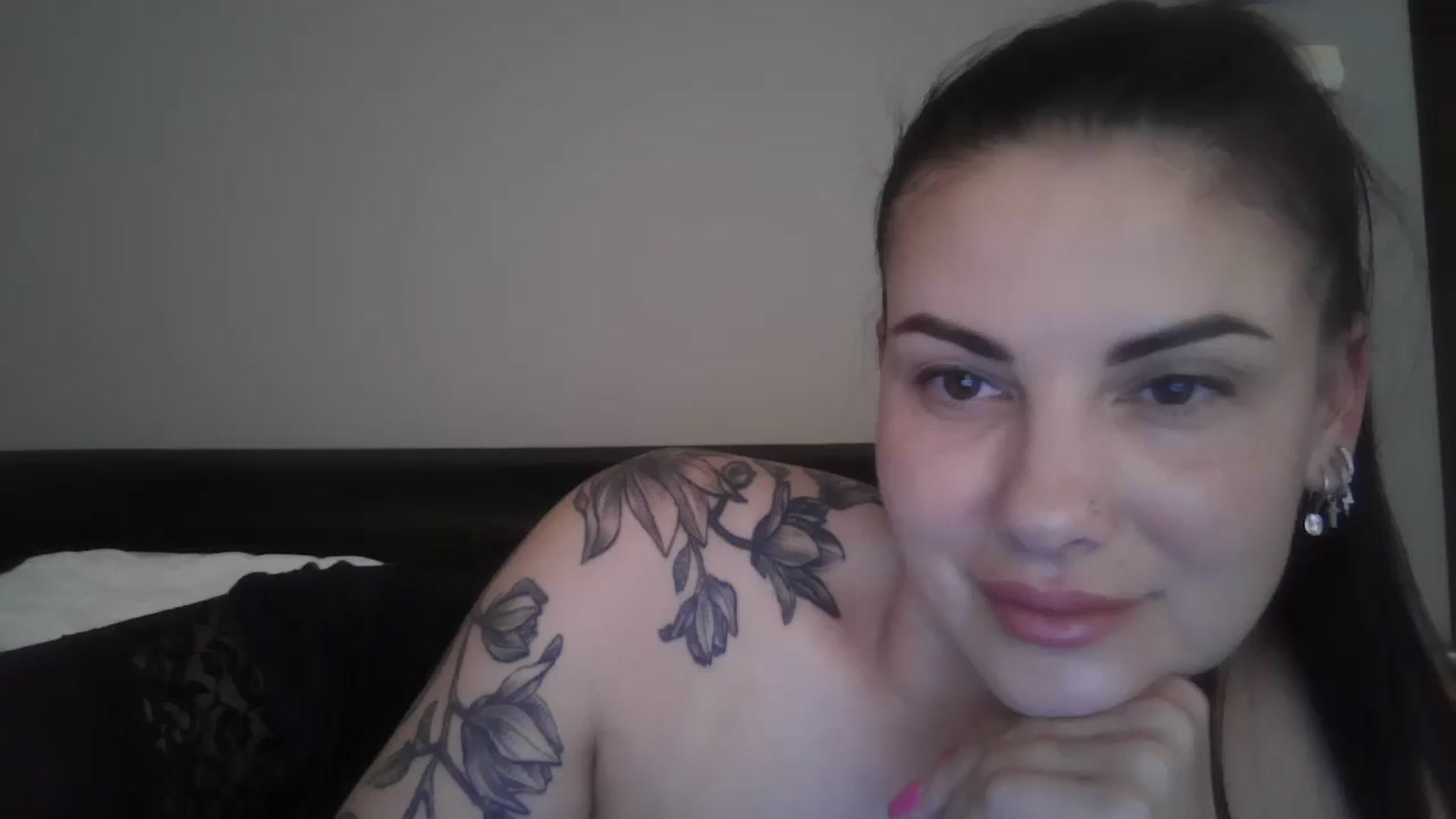 Gallery image thumbnail from FitBaby's myfreecams stream on, 05/15/2025, 14:45 image 19 of 20