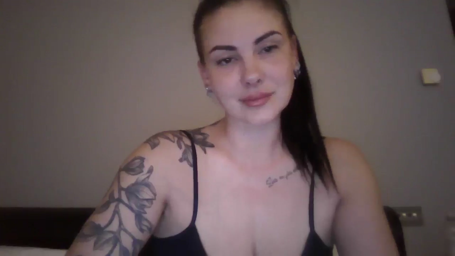 Gallery image thumbnail from FitBaby's myfreecams stream on, 05/15/2025, 14:45 image 8 of 20