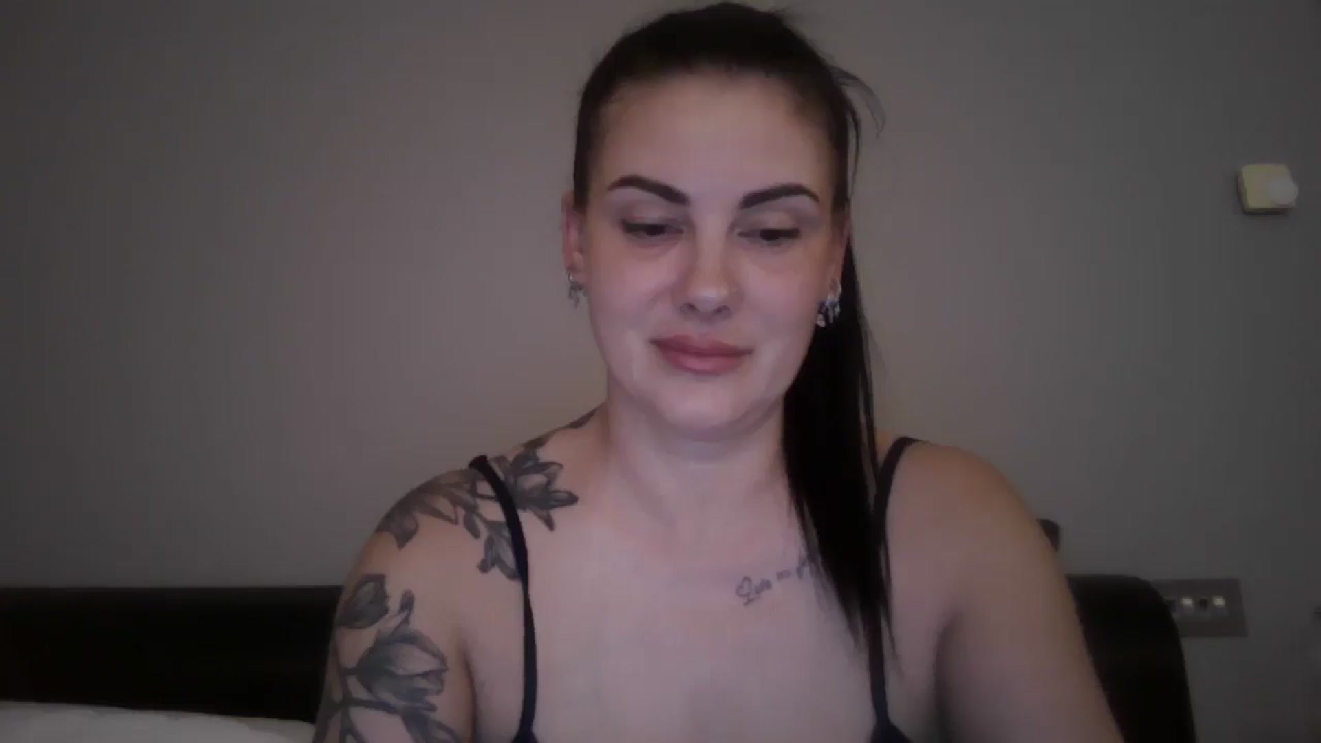 Gallery image thumbnail from FitBaby's myfreecams stream on, 05/15/2025, 14:45 image 13 of 20