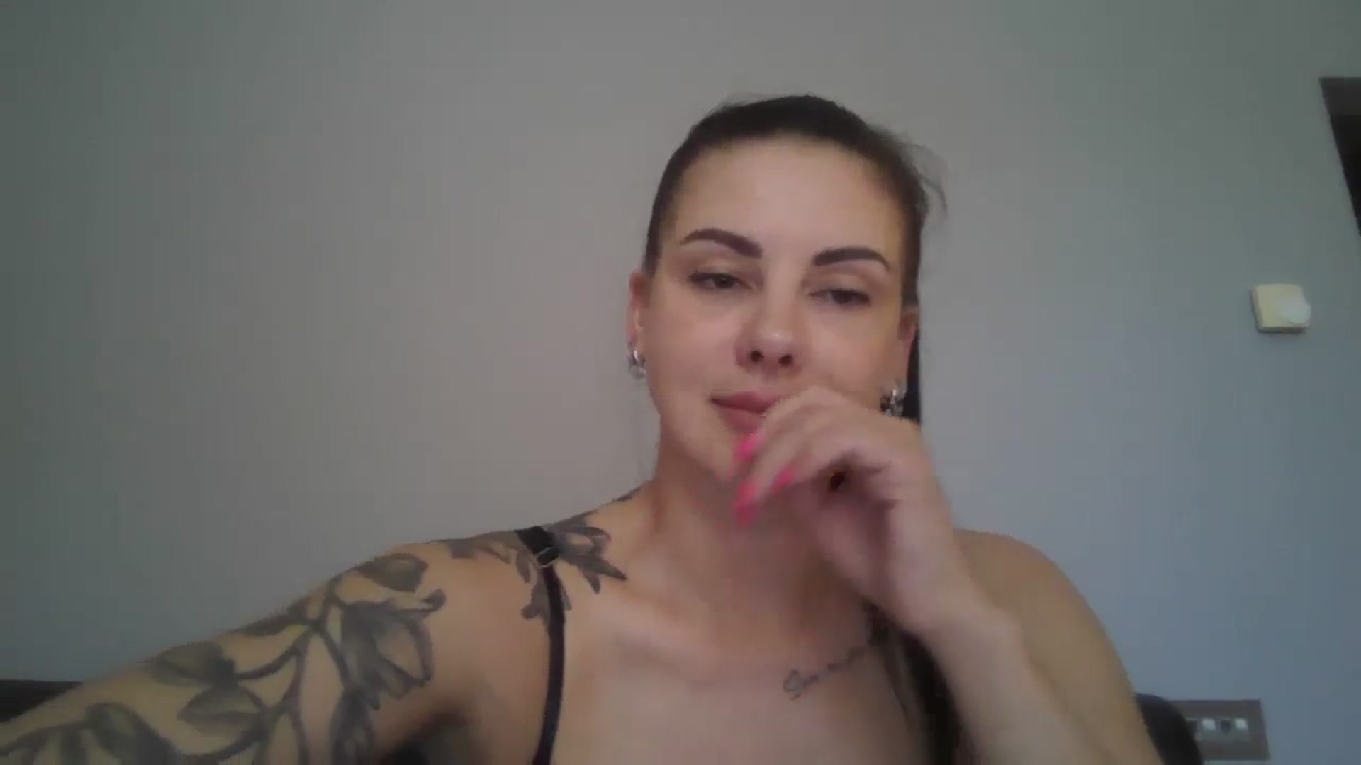 Gallery image thumbnail from FitBaby's myfreecams stream on, 05/16/2025, 13:22 image 20 of 20