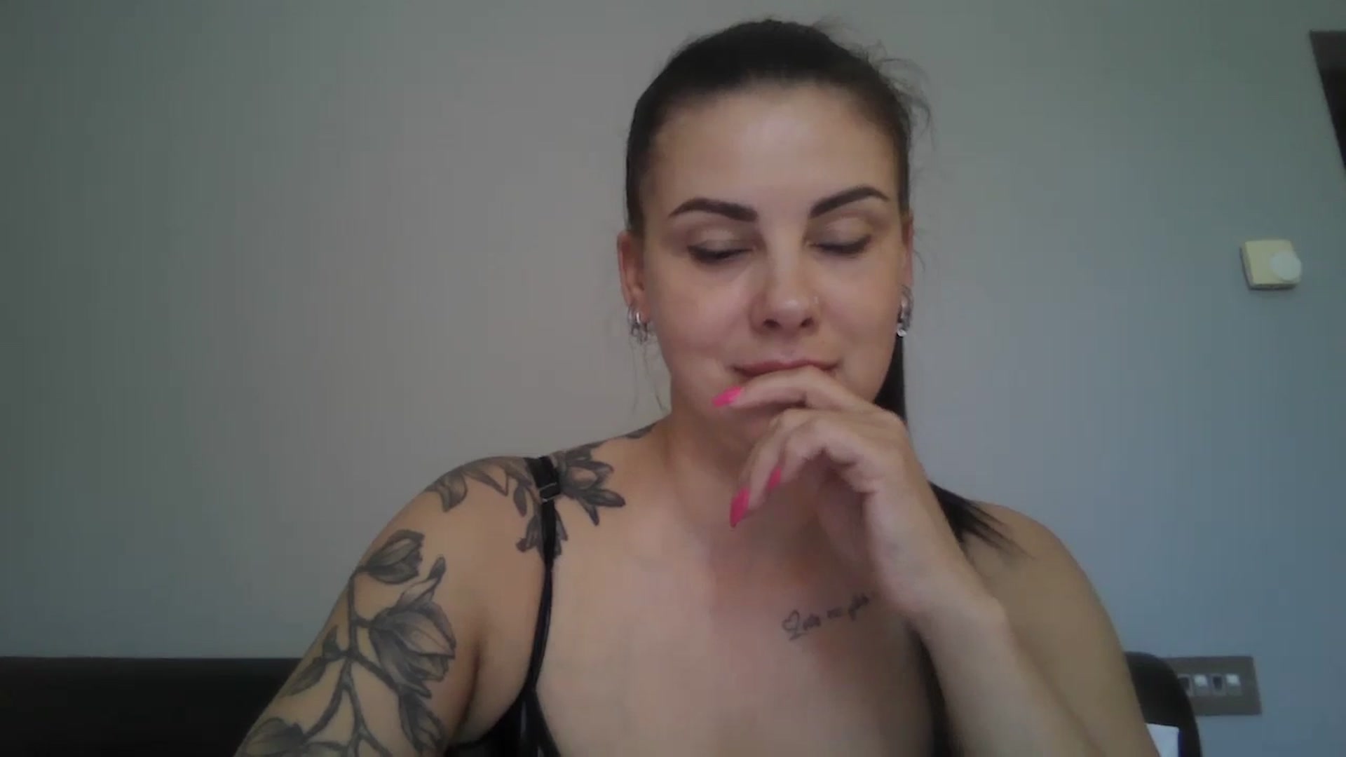 Gallery image thumbnail from FitBaby's myfreecams stream on, 05/16/2025, 13:22 image 11 of 20