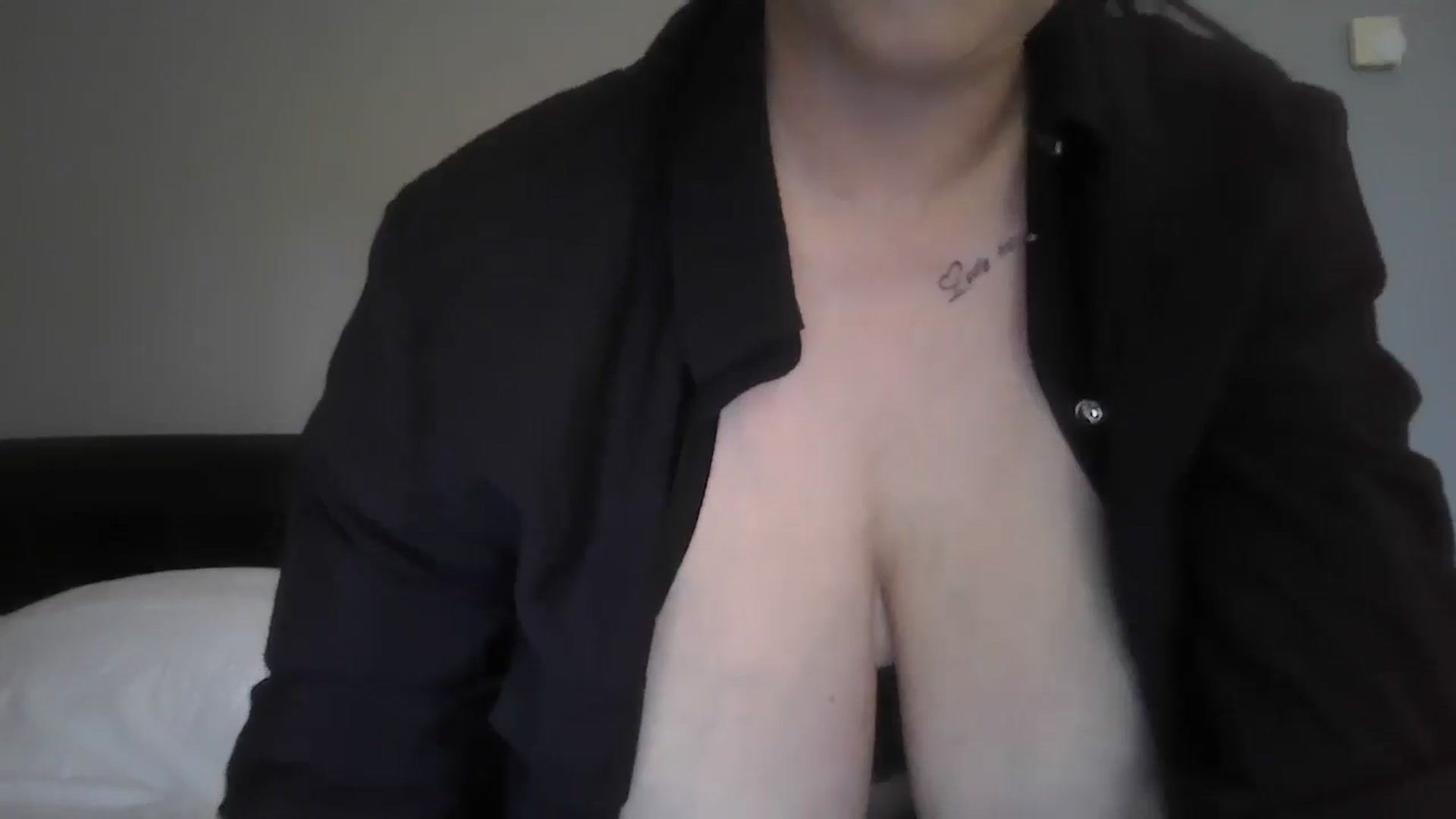 Gallery image thumbnail from FitBaby's myfreecams stream on, 06/03/2025, 12:55 image 7 of 20