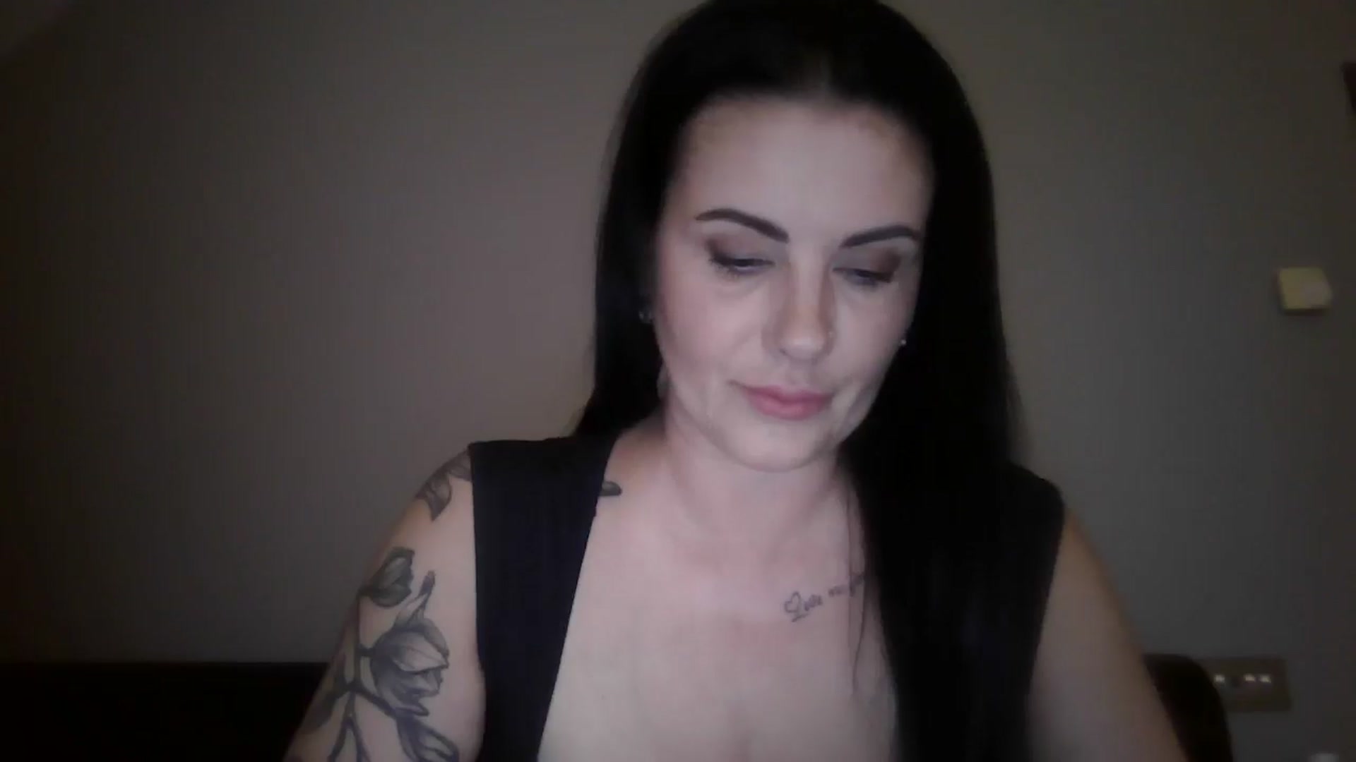 Gallery image thumbnail from FitBaby's myfreecams stream on, 06/04/2025, 14:29 image 10 of 20