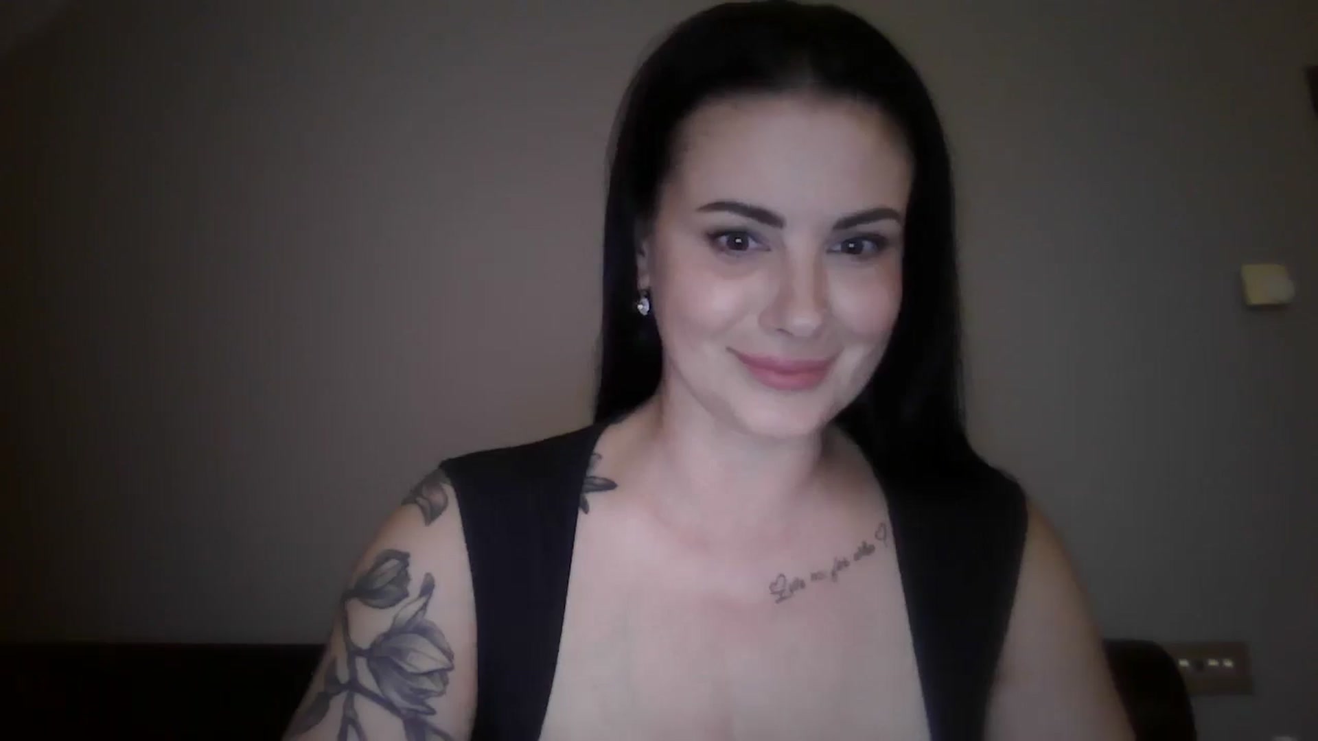 Gallery image thumbnail from FitBaby's myfreecams stream on, 06/04/2025, 14:29 image 9 of 20