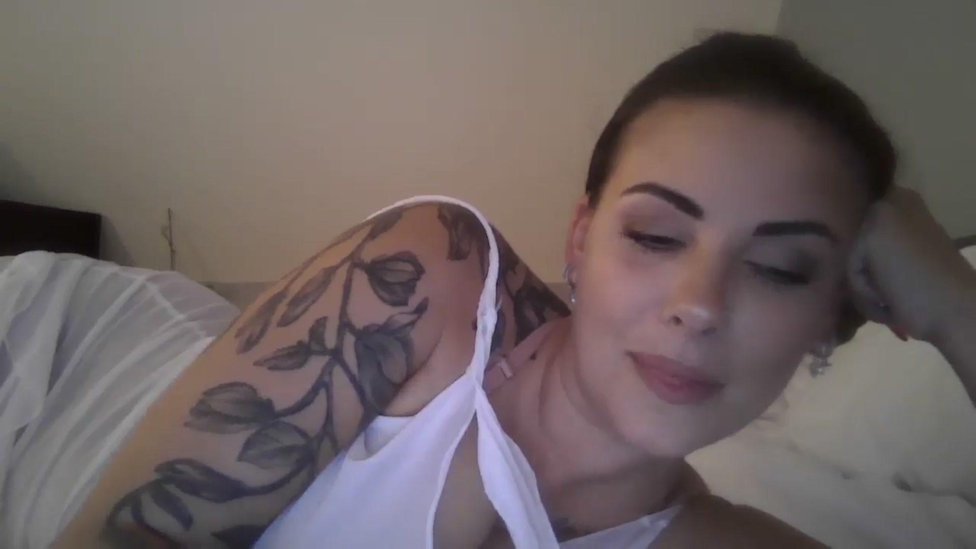 Gallery image thumbnail from FitBaby's myfreecams stream on, 06/26/2025, 14:14 image 17 of 20