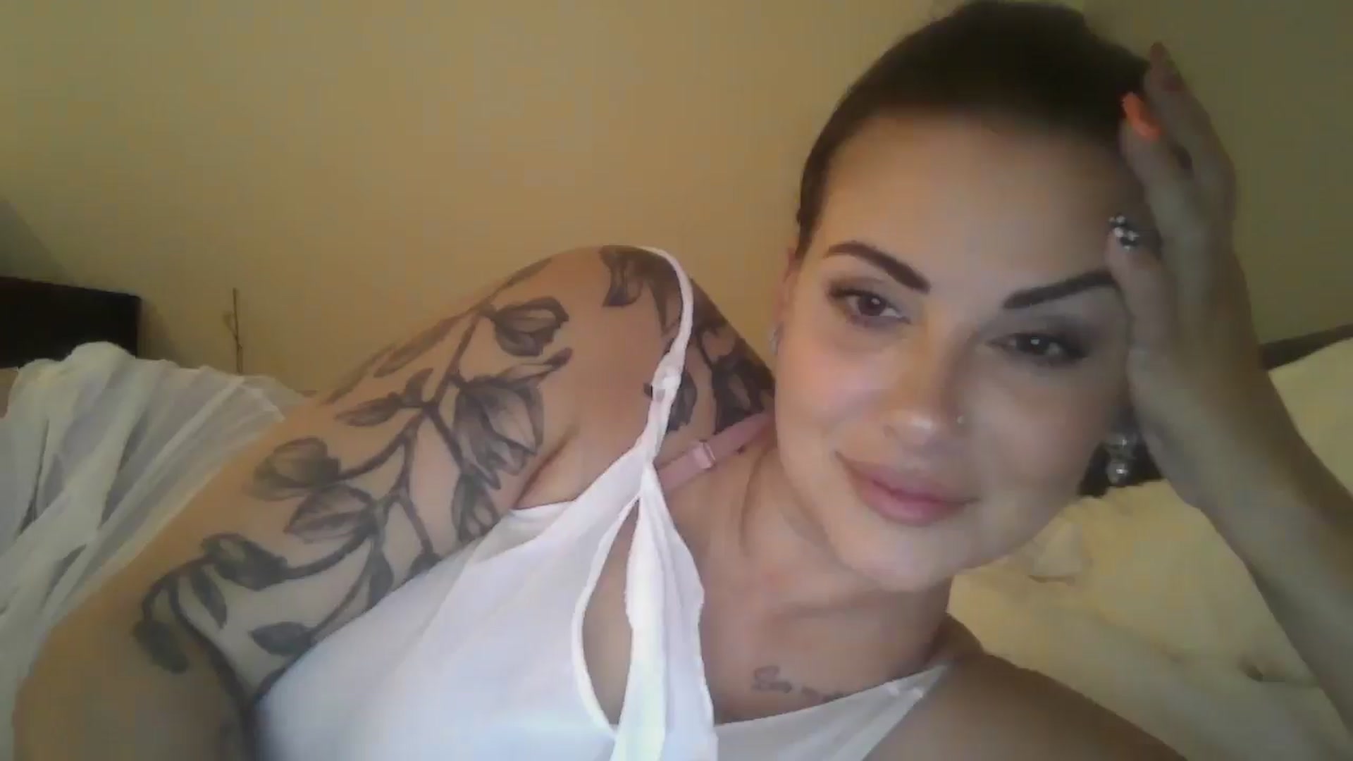 Gallery image thumbnail from FitBaby's myfreecams stream on, 06/26/2025, 14:14 image 16 of 20
