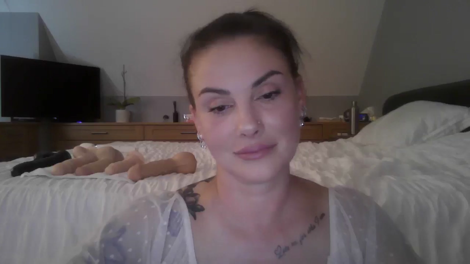 Gallery image thumbnail from FitBaby's myfreecams stream on, 06/30/2025, 14:11 image 10 of 20