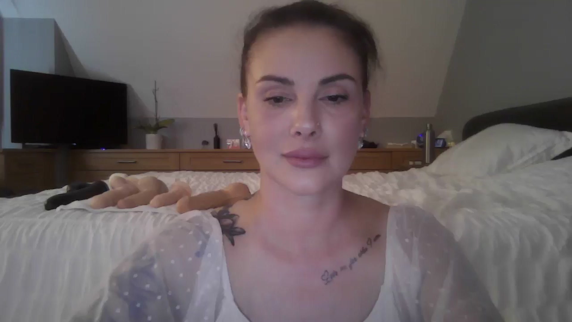 Gallery image thumbnail from FitBaby's myfreecams stream on, 06/30/2025, 14:11 image 14 of 20
