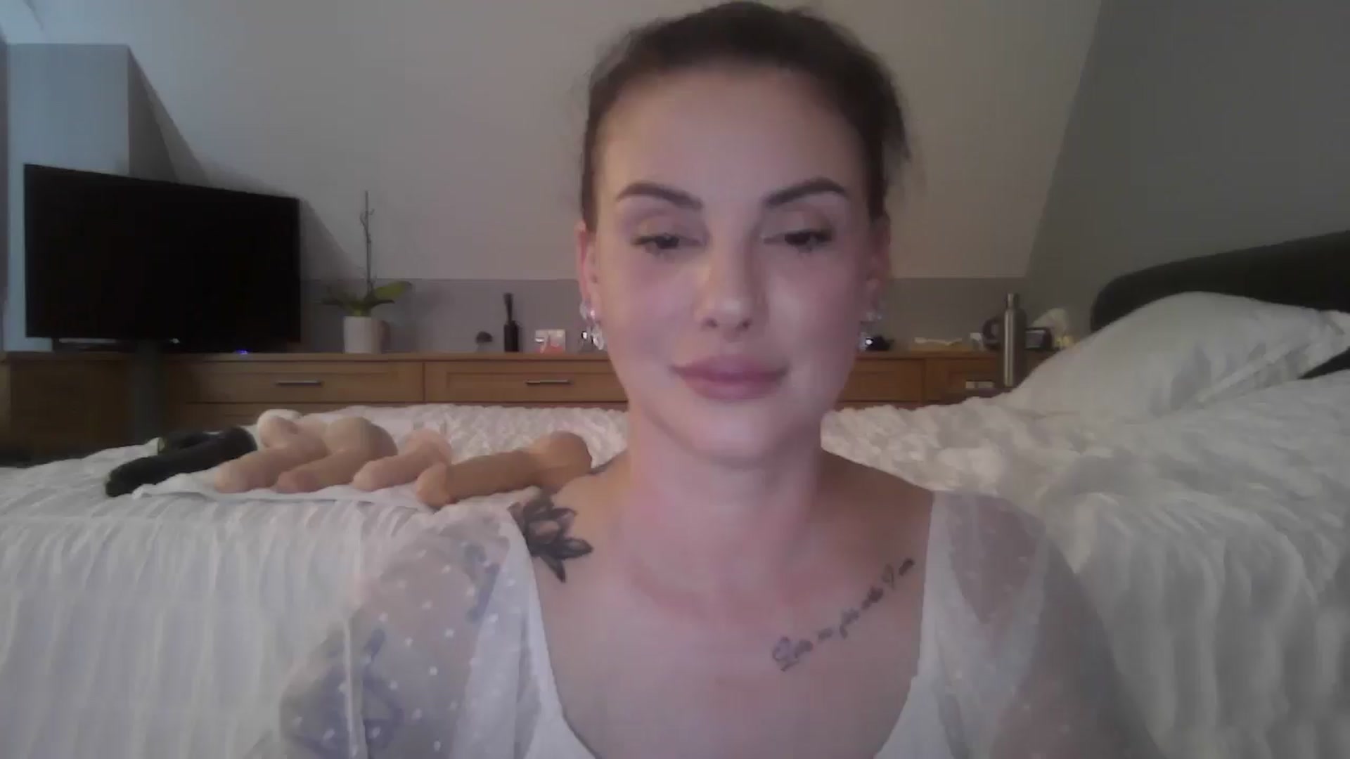 Gallery image thumbnail from FitBaby's myfreecams stream on, 06/30/2025, 14:11 image 12 of 20
