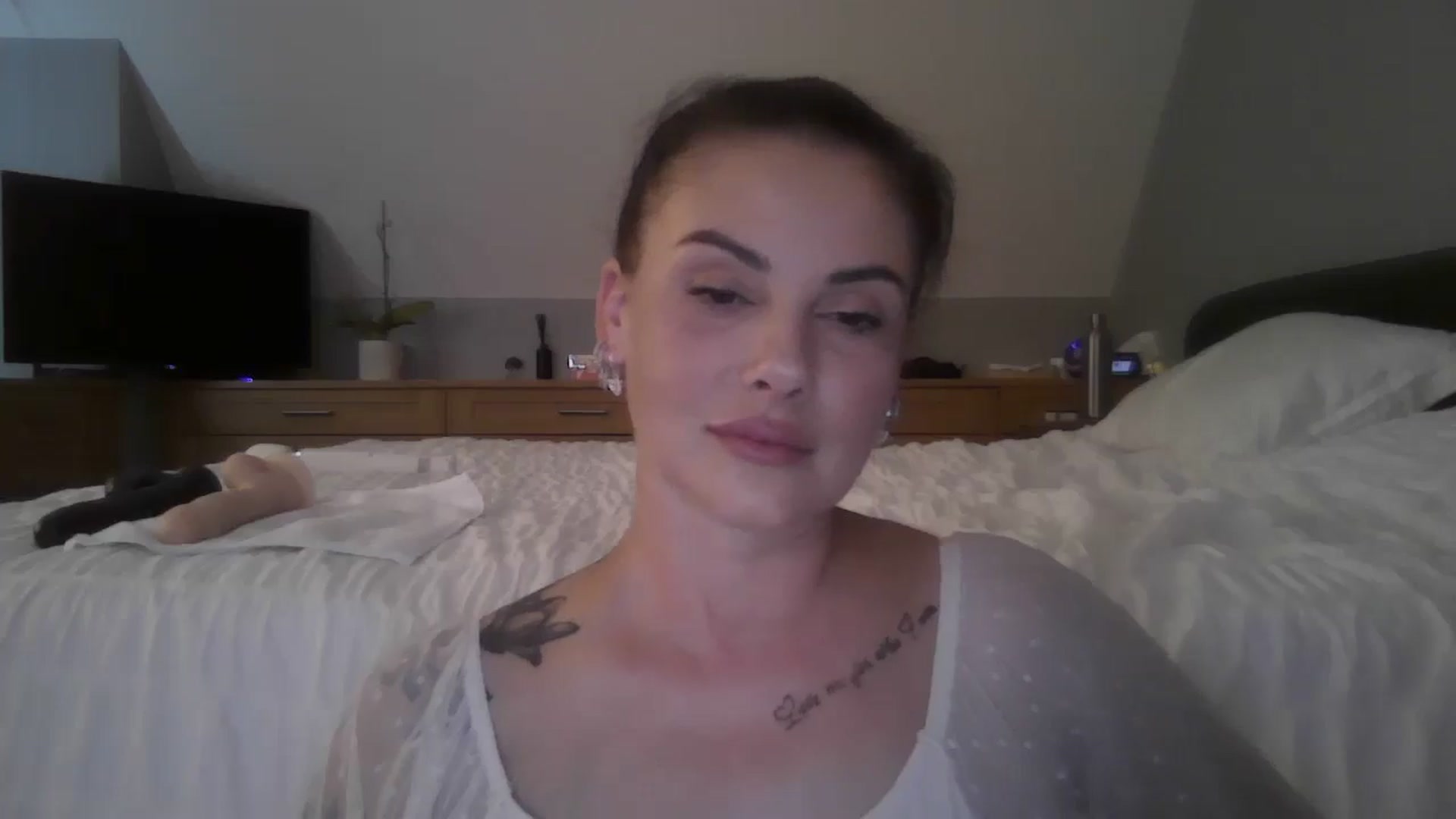 Gallery image thumbnail from FitBaby's myfreecams stream on, 06/30/2025, 14:11 image 8 of 20