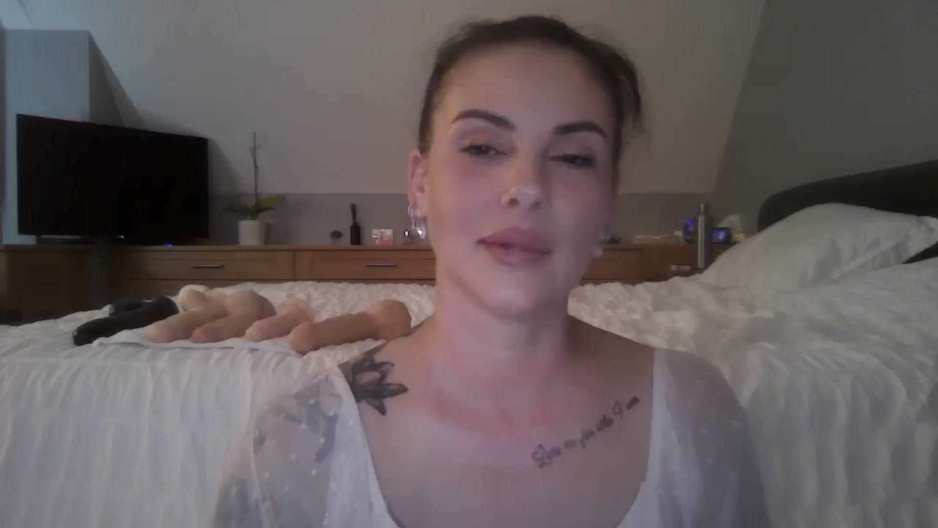 Gallery image thumbnail from FitBaby's myfreecams stream on, 06/30/2025, 14:11 image 13 of 20