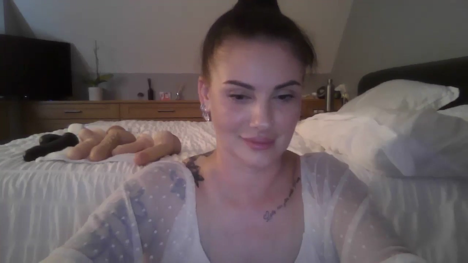 Gallery image thumbnail from FitBaby's myfreecams stream on, 06/30/2025, 15:34 image 8 of 20