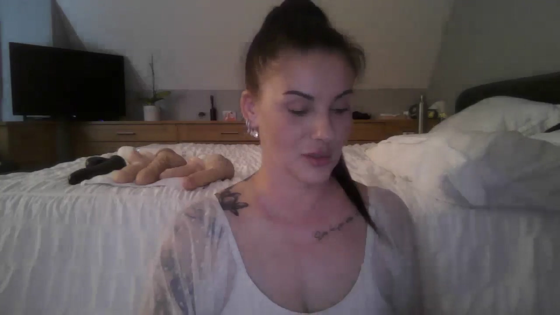Gallery image thumbnail from FitBaby's myfreecams stream on, 06/30/2025, 15:34 image 2 of 20