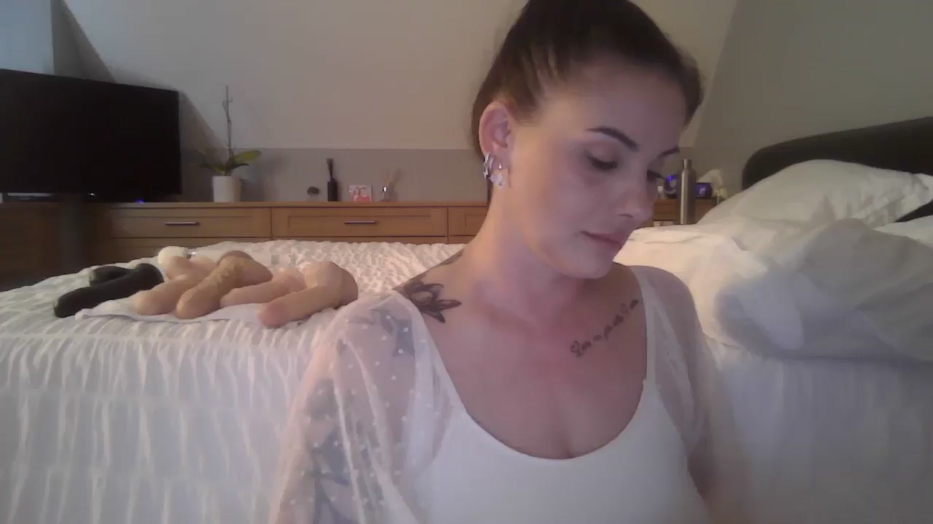 Gallery image thumbnail from FitBaby's myfreecams stream on, 06/30/2025, 15:34 image 12 of 20