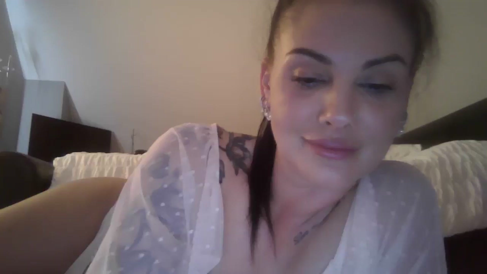 Gallery image thumbnail from FitBaby's myfreecams stream on, 06/30/2025, 15:34 image 17 of 20