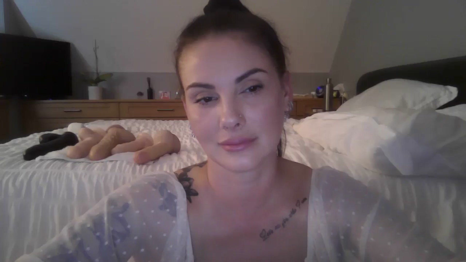 Gallery image thumbnail from FitBaby's myfreecams stream on, 06/30/2025, 15:34 image 7 of 20