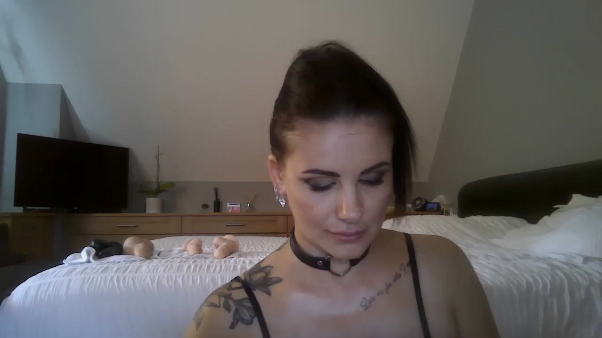 Gallery image thumbnail from FitBaby's myfreecams stream on, 07/01/2025, 16:25 image 7 of 20
