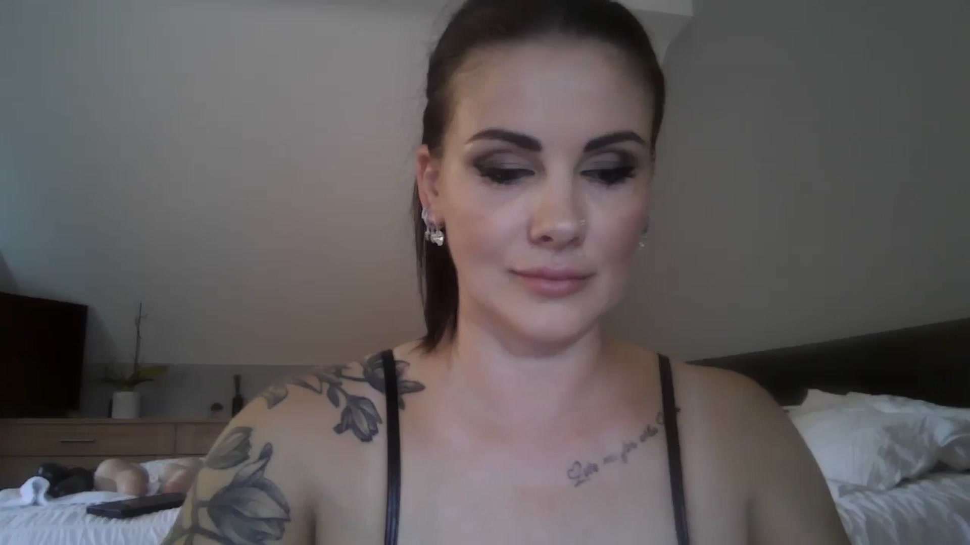 Gallery image thumbnail from FitBaby's myfreecams stream on, 07/01/2025, 16:25 image 1 of 20