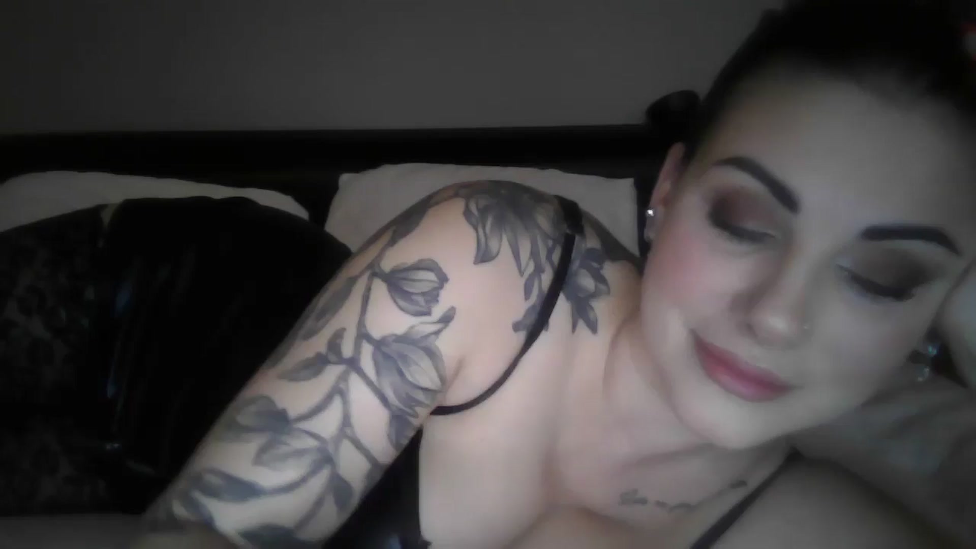 Gallery image thumbnail from FitBaby's myfreecams stream on, 11/24/2025, 15:46 image 1 of 20