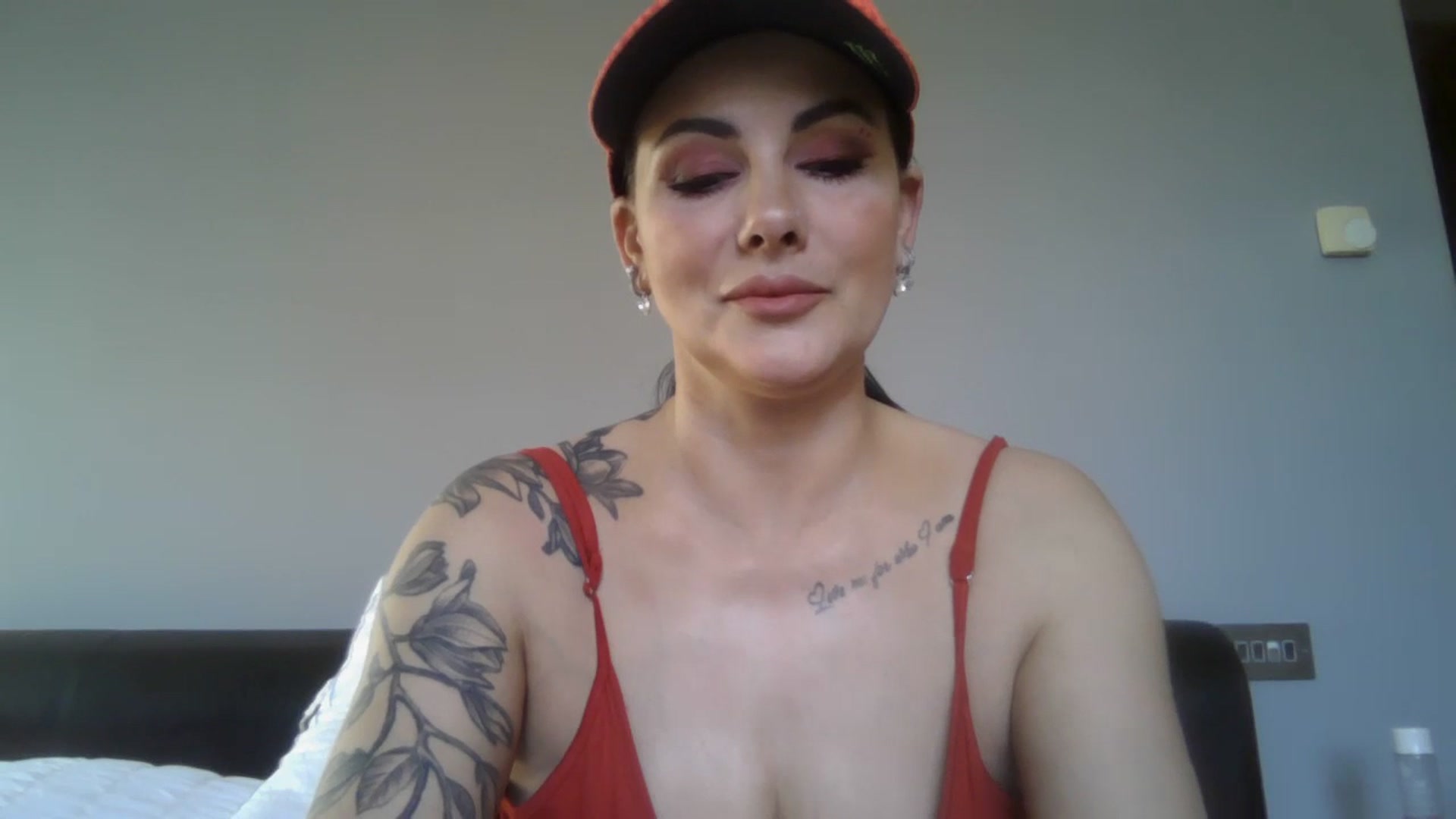 Gallery image thumbnail from FitBaby's myfreecams stream on, 11/25/2025, 15:17 image 10 of 20
