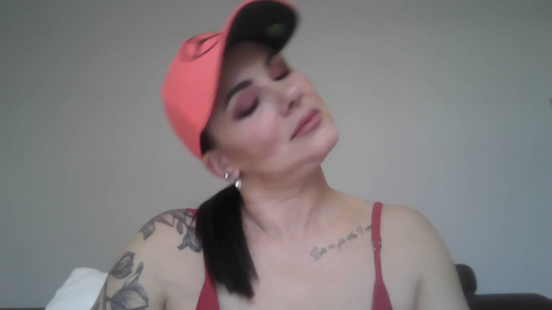 Gallery image thumbnail from FitBaby's myfreecams stream on, 11/25/2025, 15:17 image 1 of 20